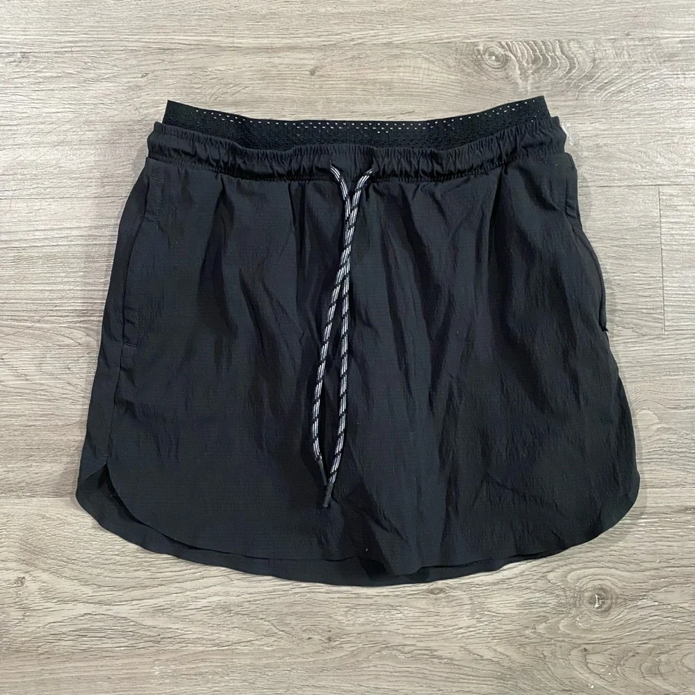 Athleta Crest‎ Skorts Skirt Black Active Tennis Swim Pickleball Drawstring